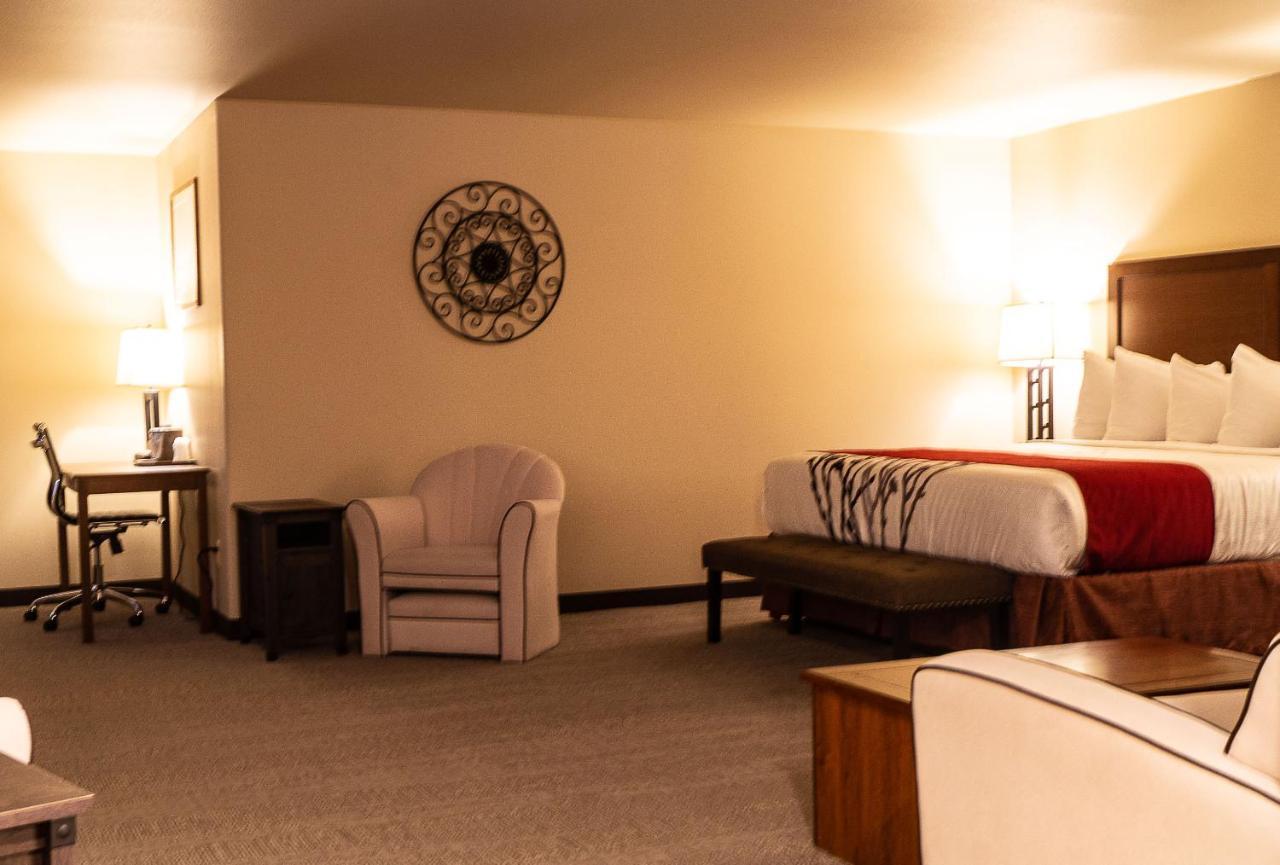 Newcastle Lodge & Convention Center エクステリア 写真