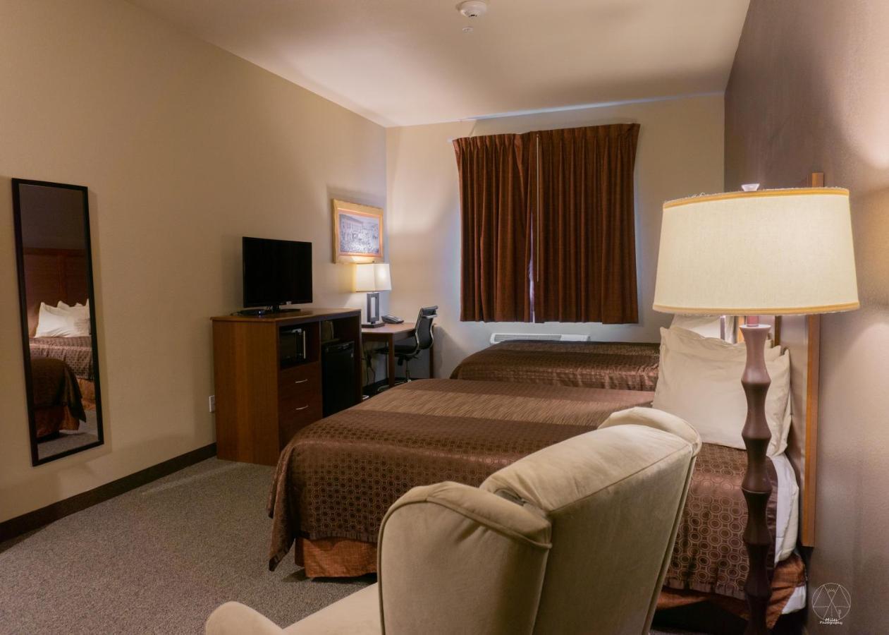 Newcastle Lodge & Convention Center エクステリア 写真