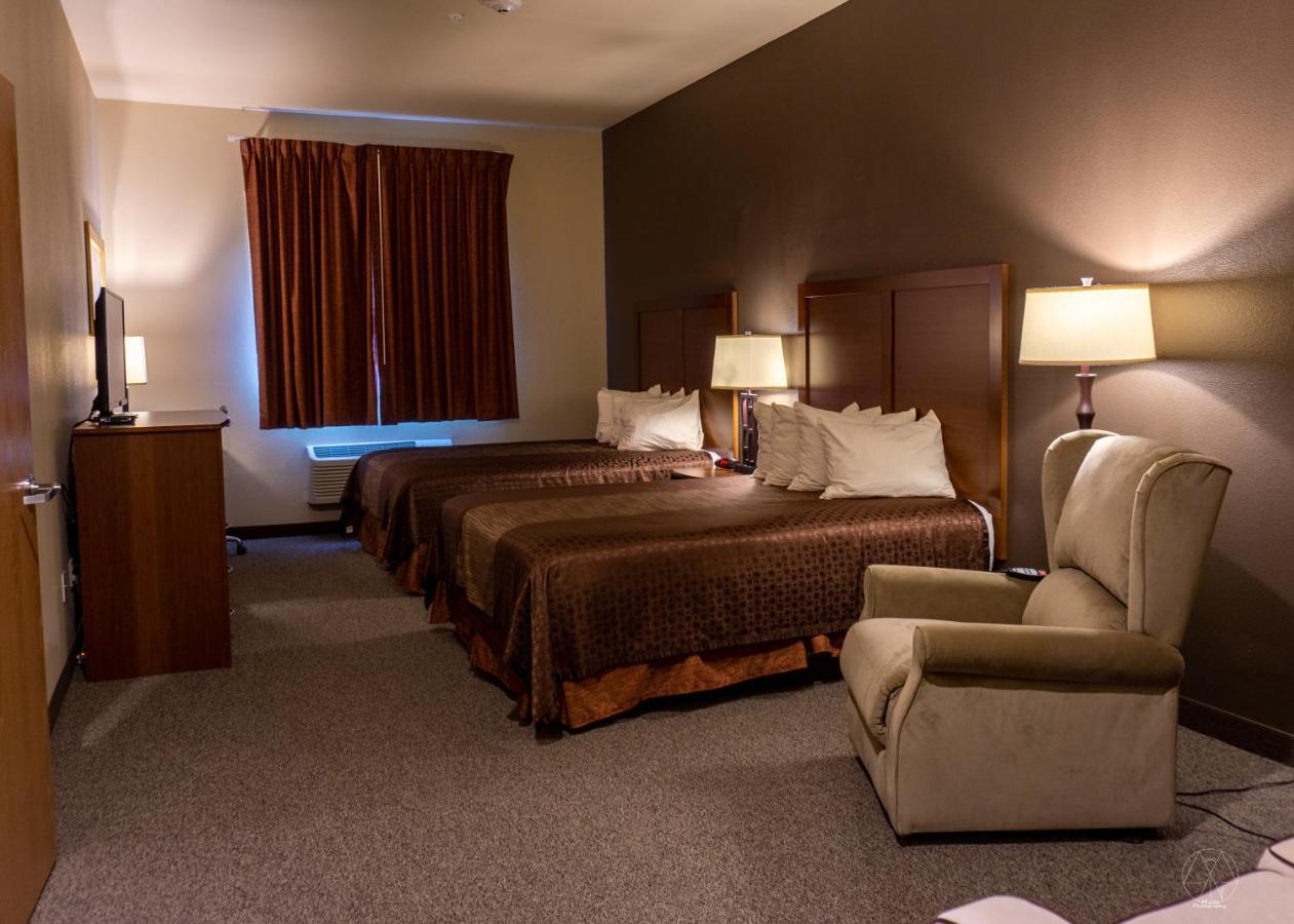 Newcastle Lodge & Convention Center エクステリア 写真
