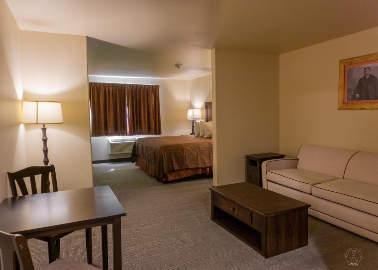 Newcastle Lodge & Convention Center エクステリア 写真