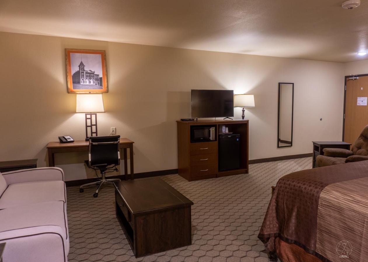 Newcastle Lodge & Convention Center エクステリア 写真