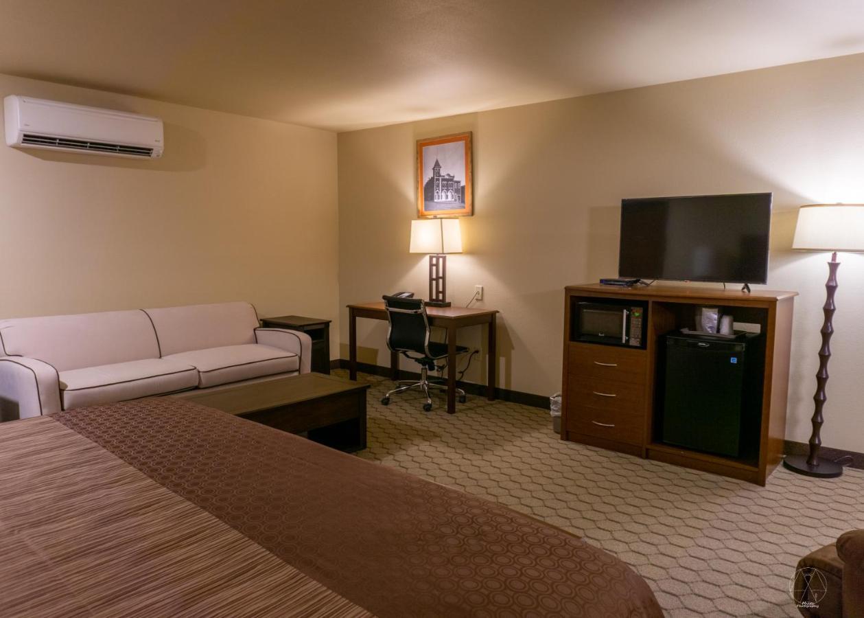Newcastle Lodge & Convention Center エクステリア 写真