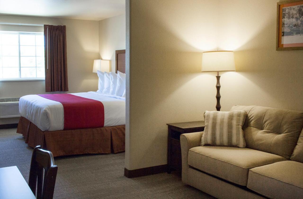 Newcastle Lodge & Convention Center エクステリア 写真
