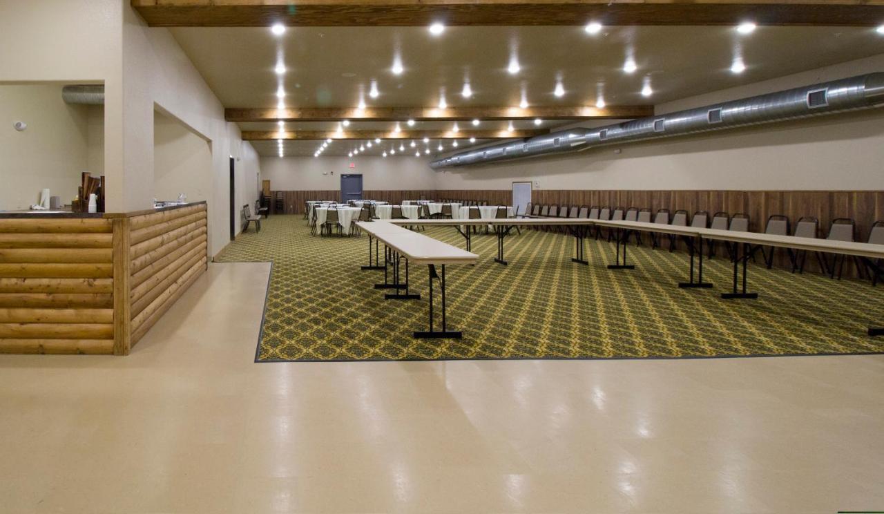 Newcastle Lodge & Convention Center エクステリア 写真