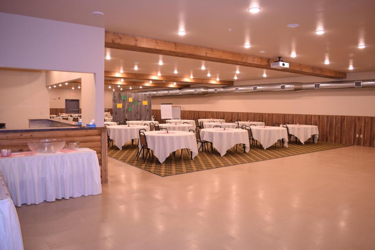 Newcastle Lodge & Convention Center エクステリア 写真