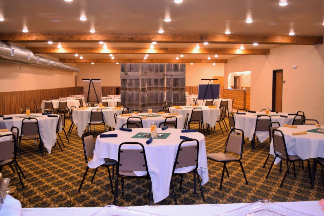 Newcastle Lodge & Convention Center エクステリア 写真
