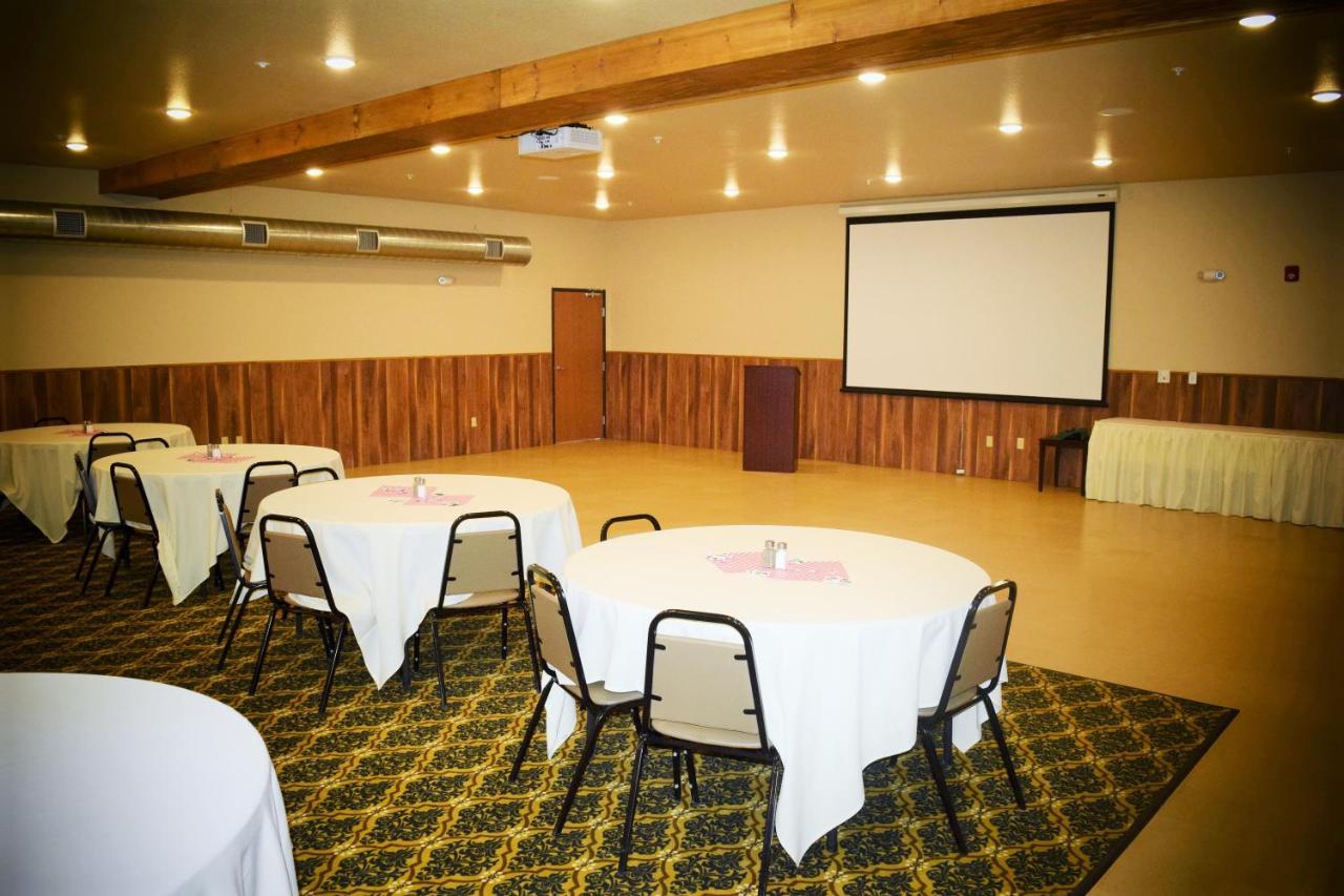 Newcastle Lodge & Convention Center エクステリア 写真