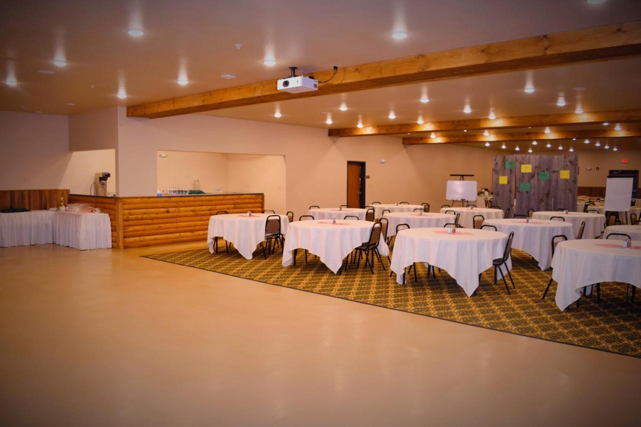Newcastle Lodge & Convention Center エクステリア 写真
