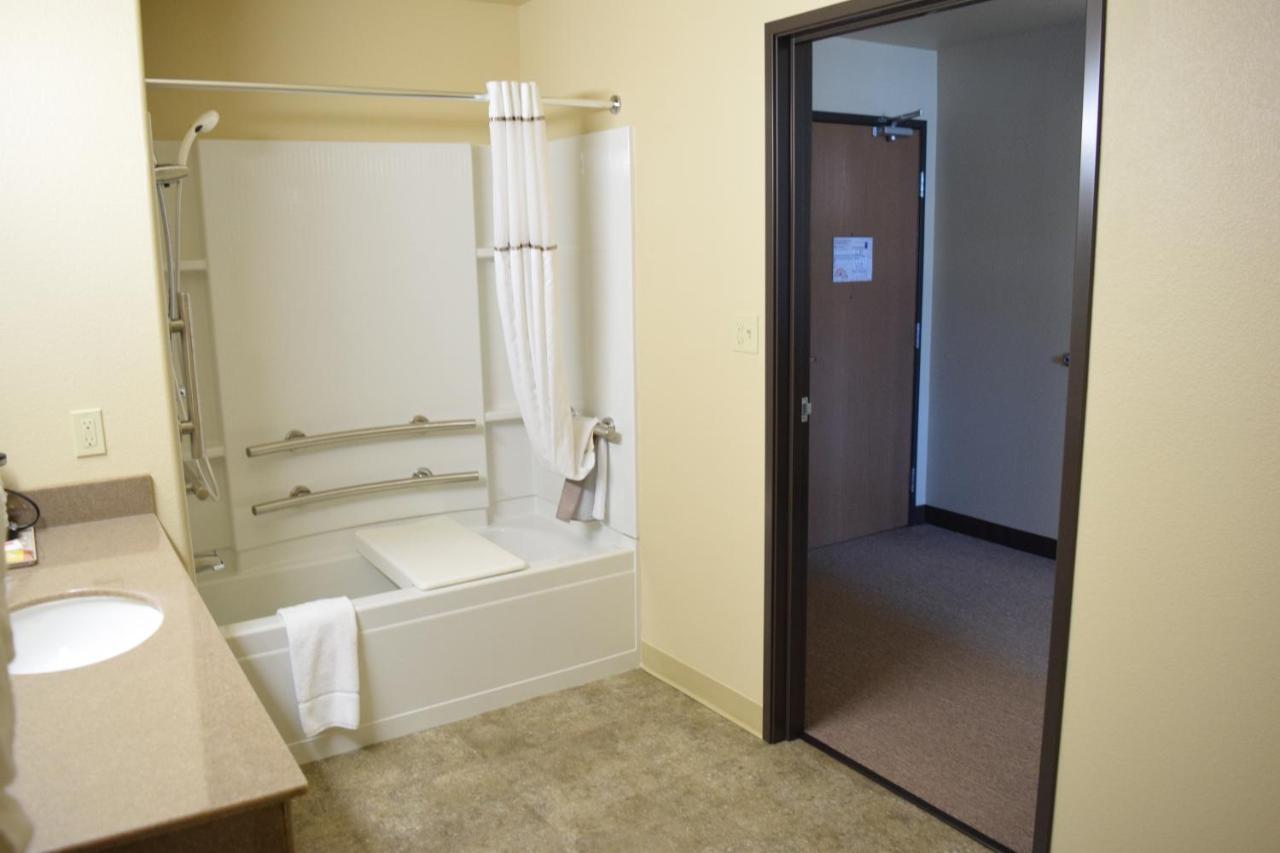 Newcastle Lodge & Convention Center エクステリア 写真